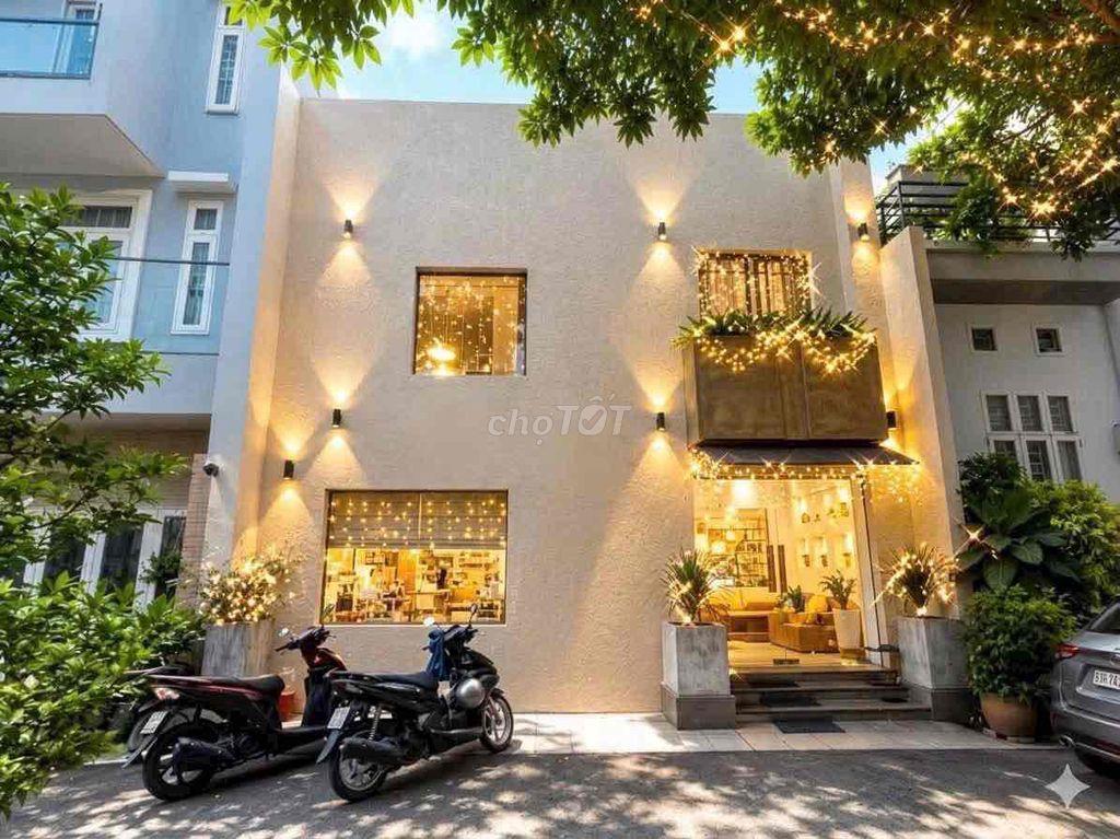 nhà mới đẹp hẻm xe hơi sát Phạm Văn đồng ngộp 1,7tỷ