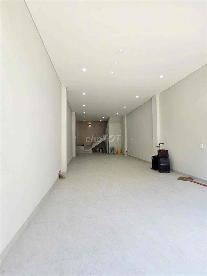 Bán nhà mới đẹp hẻm thông, rộng, ở kết hợp kinh doanh