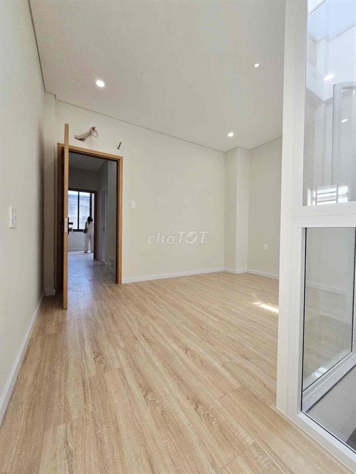 Bán nhà mới đẹp hẻm thông, rộng, ở kết hợp kinh doanh