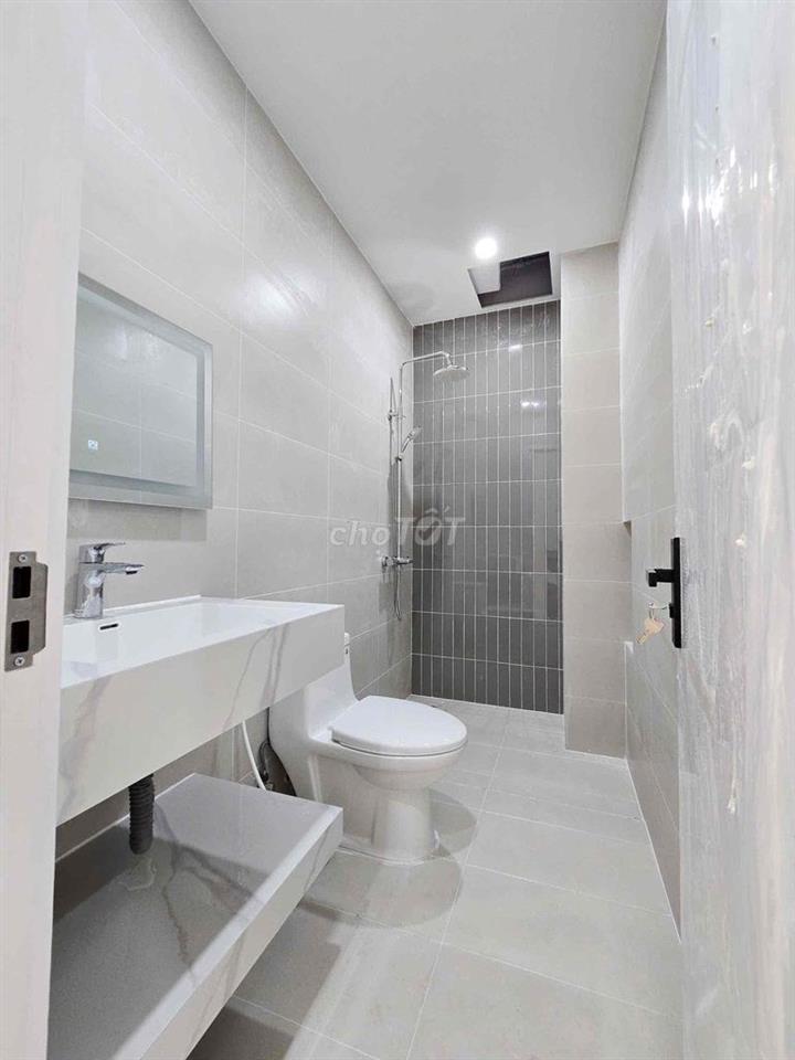 Bán nhà mới đẹp hẻm thông, rộng, ở kết hợp kinh doanh