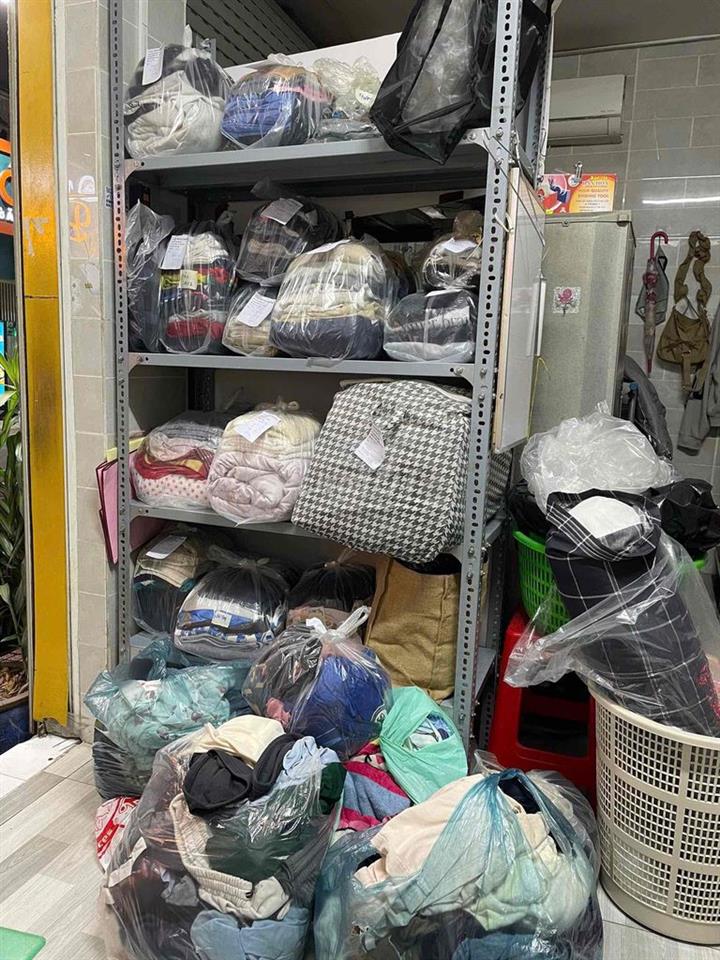 Cần sang  tiệm giặt sấy kết hợp bán sinh tố nước ép khu vực Thủ Đức