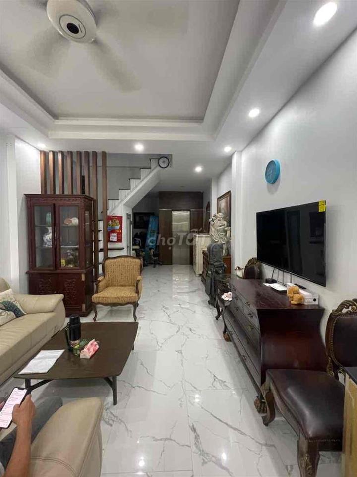 Bán Nhà Phố Thái Hà, Đống Đa. Dt: 40m x 6 tầng, thang máy. Giá 15.6tỷ