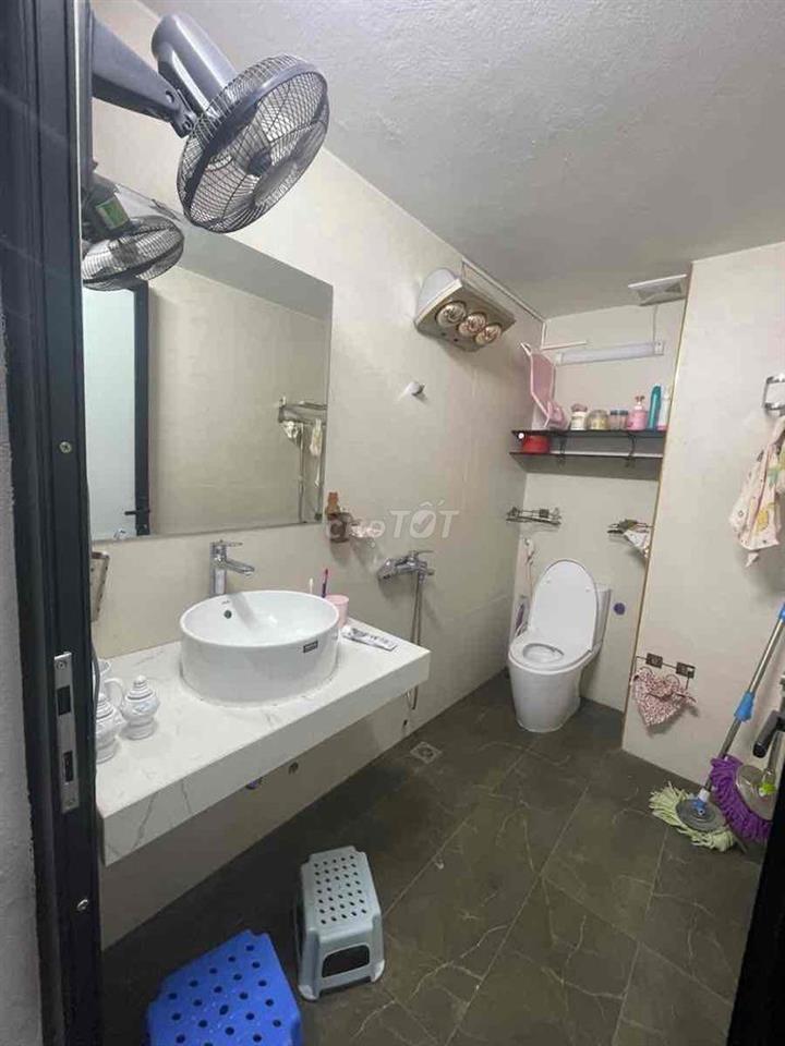 Bán Nhà Phố Thái Hà, Đống Đa. Dt: 40m x 6 tầng, thang máy. Giá 15.6tỷ