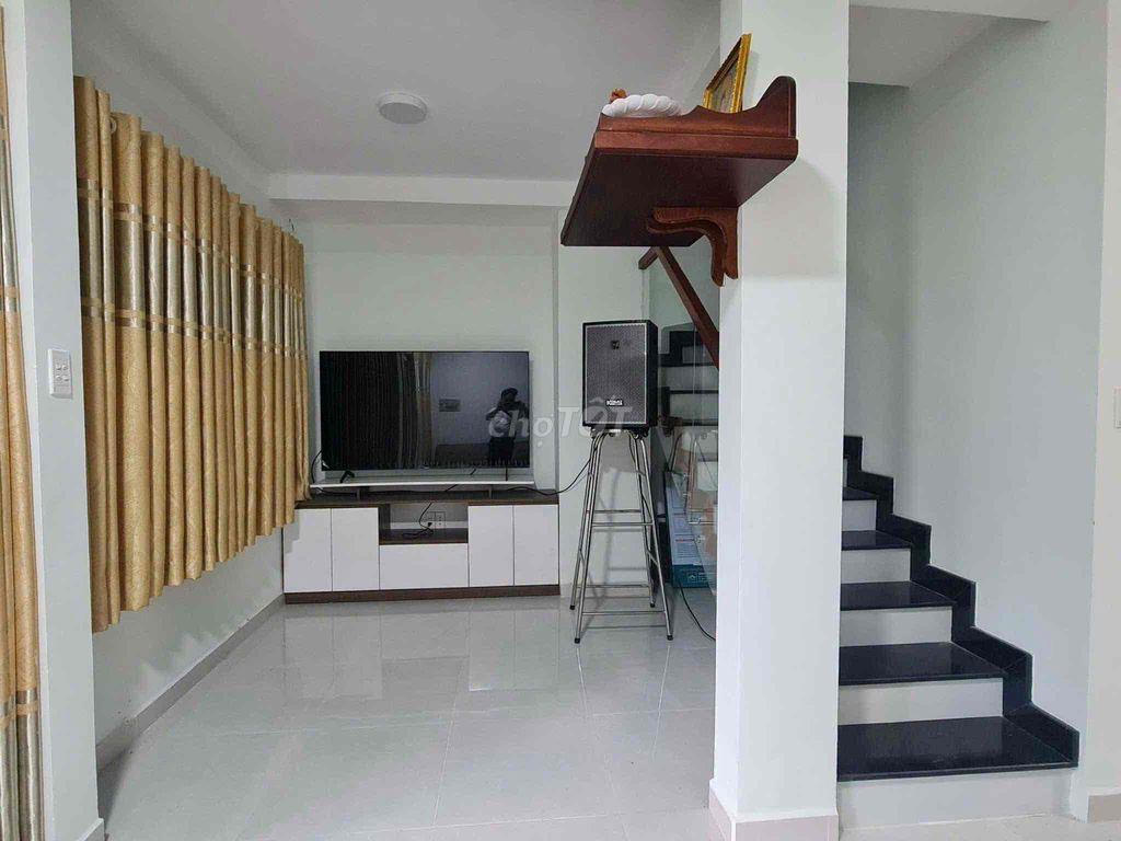 share lại 1 phòng nhà phố ehome 4