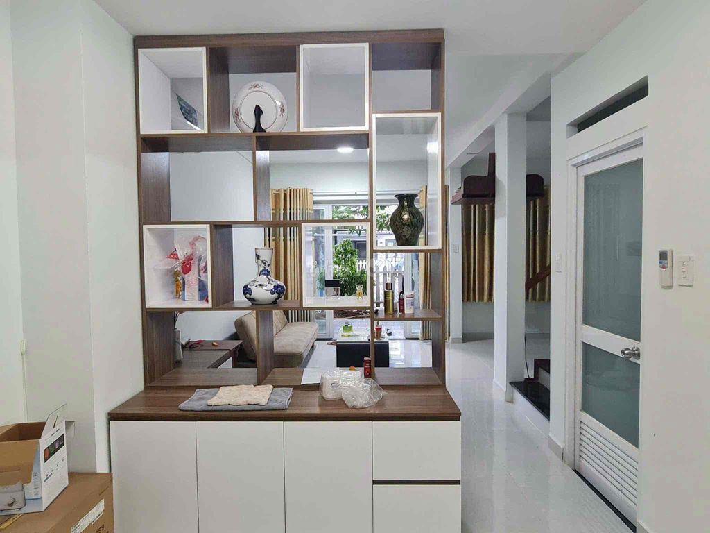 share lại 1 phòng nhà phố ehome 4