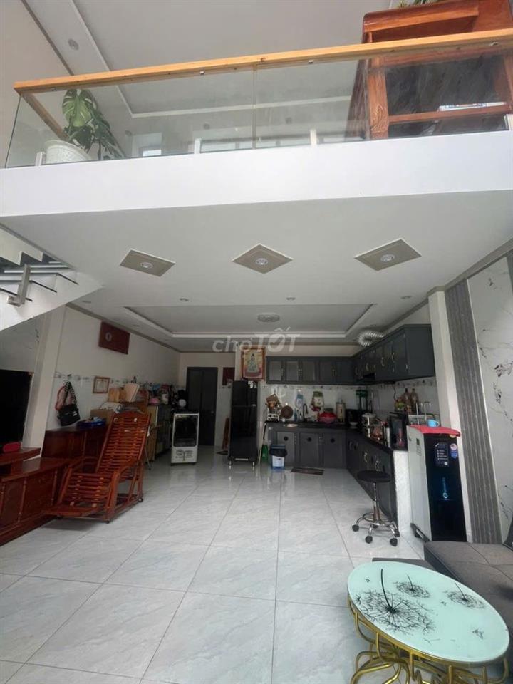 Nhà 1 trệt 1 lầu