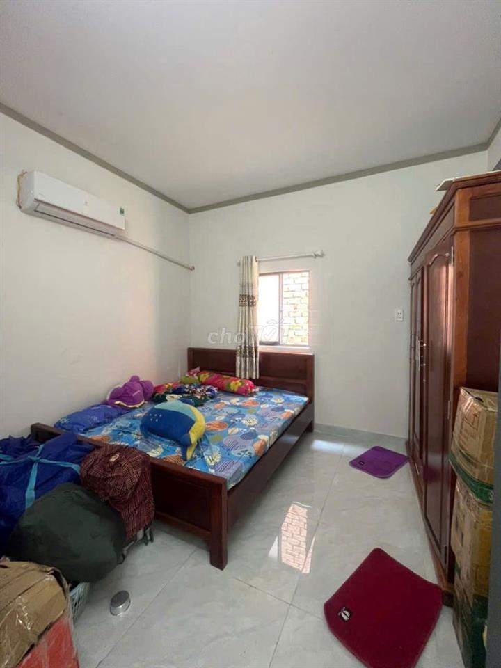 Nhà 1 trệt 1 lầu