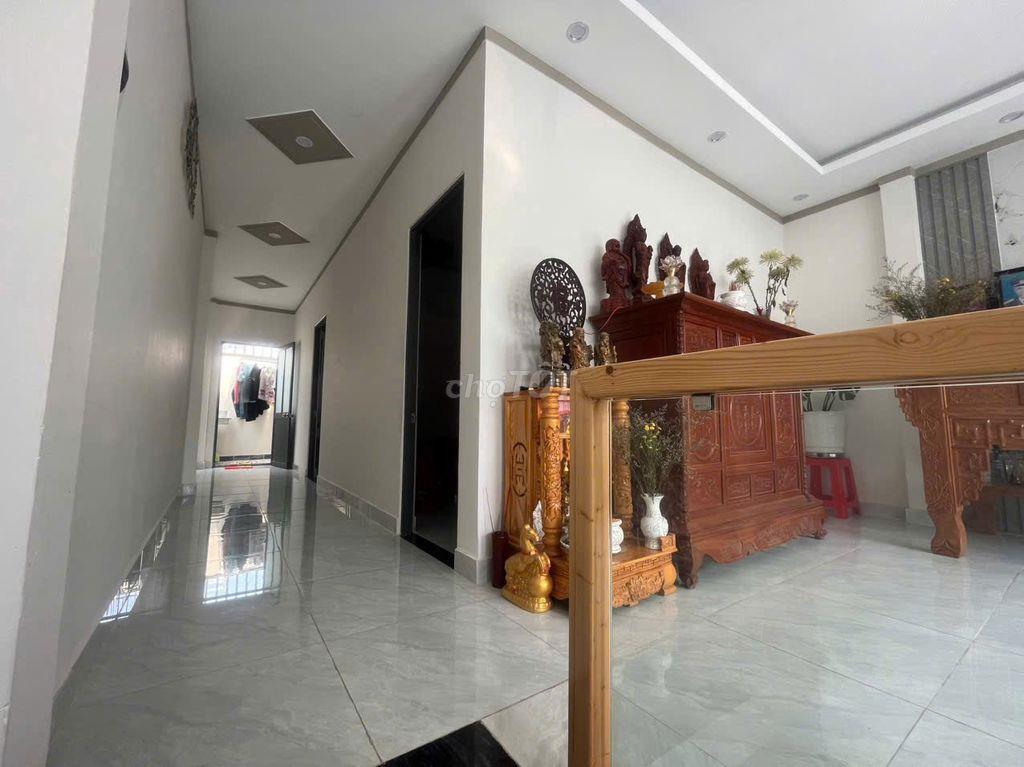 Nhà 1 trệt 1 lầu