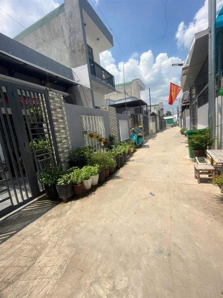 Nhà 1 trệt 1 lầu