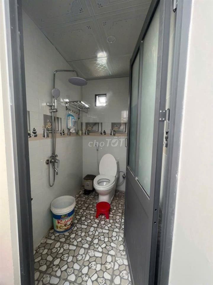 Nhà 1 trệt 1 lầu