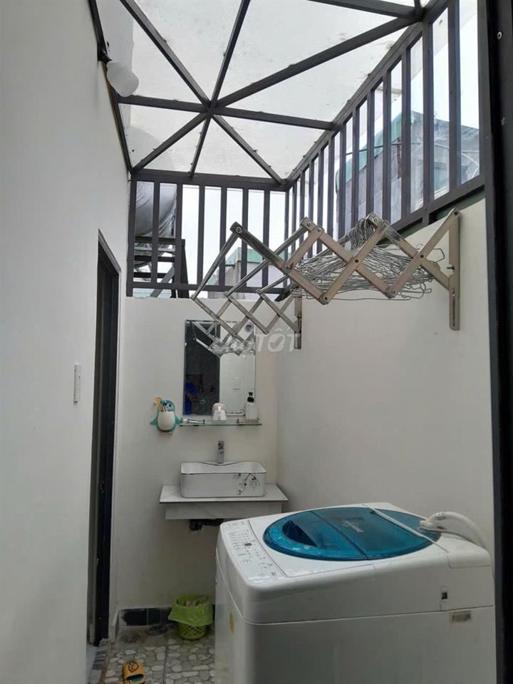 Nhà 1 trệt 1 lầu