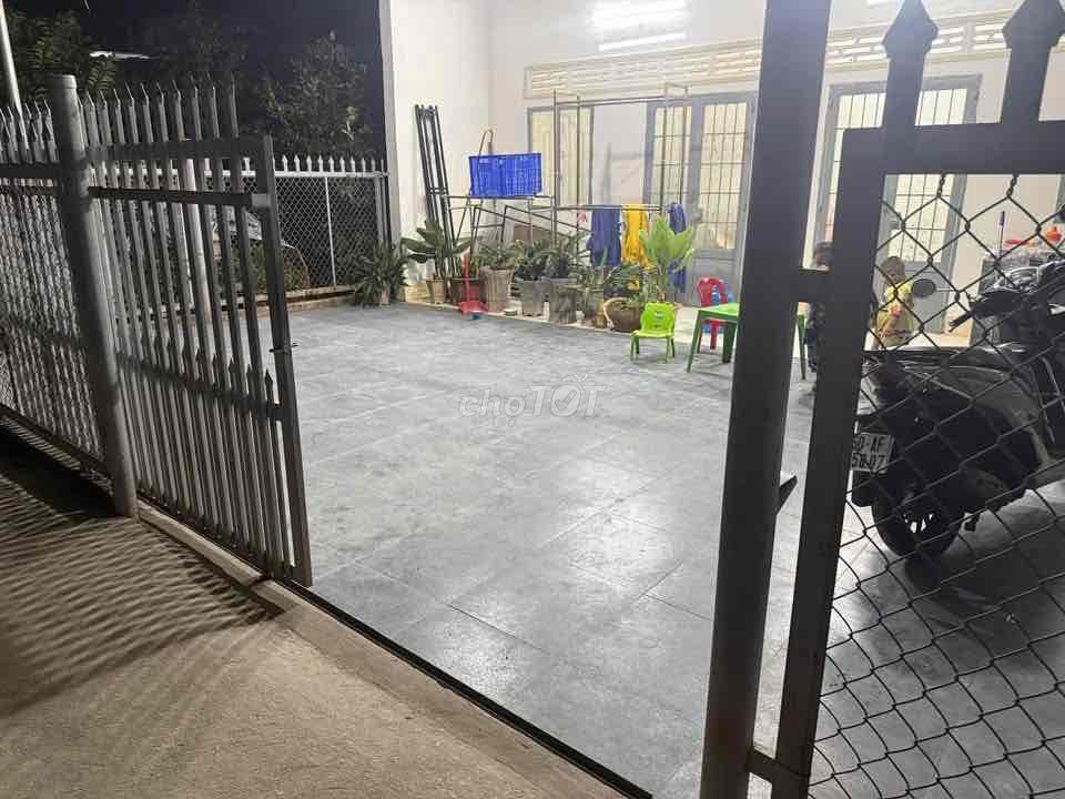 CHÍNH CHỦ BÁN NHÀ TRUNG TÂM CHỢ ĐẤT ĐỎ - CÁCH BIỂN 6km
