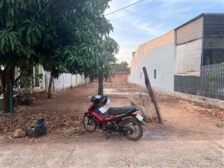 Cần bán đất đối diện chợ Đoàn Kết, xã Hoà Khánh cũ. cách trung tâm 9km