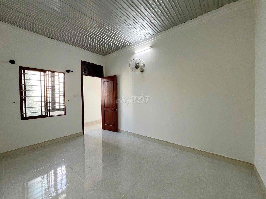 Nhà Mặt tiền Triệu Quang Phục