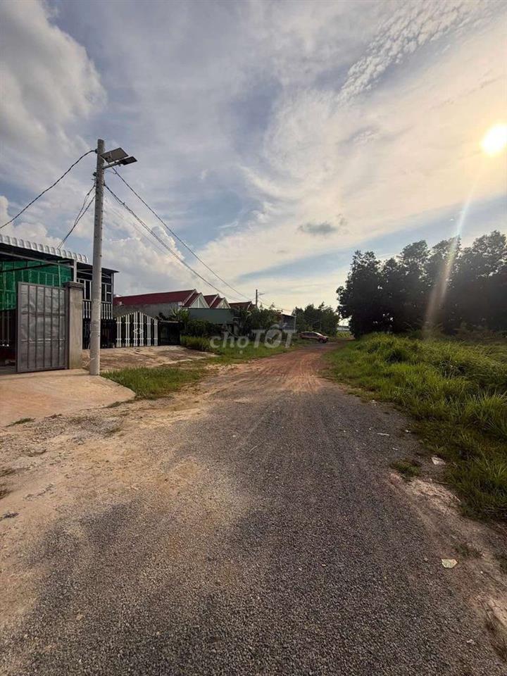 Bán đất Chơn Thành , Bình Phước, 5×58m , sổ hồng , 560 triệu