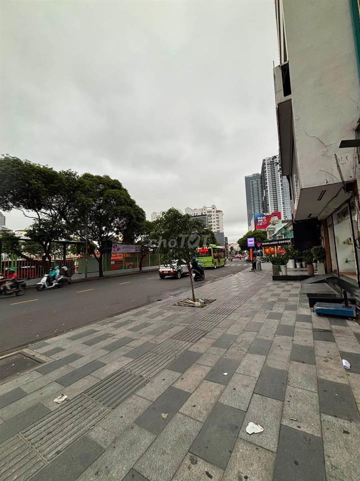 Sang nhượng Karaoke 15 phòng tại Q1