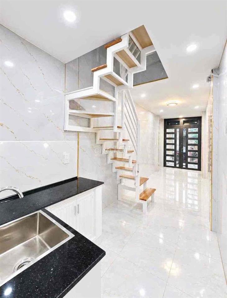 Linh Xuân nhà 3 tầng, DTSD 66m2, 3PN, HXH, giá chỉ 2. x tỷ