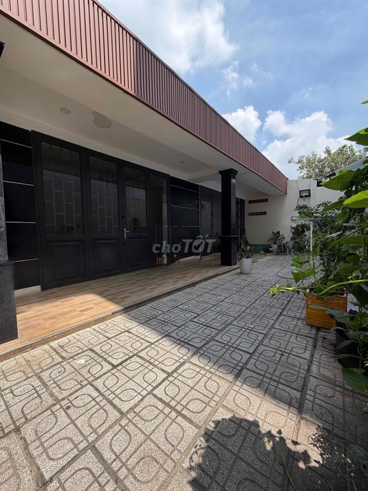 8.5 tỉ HẺM XE HƠI- QL13 cũ.NGANG KHỦNG 12m.141m2sổ hồng riêng.