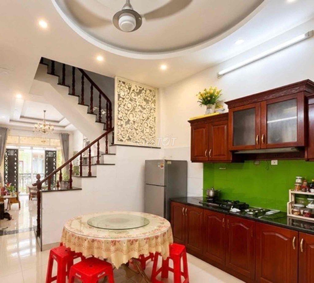 7.1 tỉ KDC HỒNG LONG 4,TẦNG.HẺM XE HƠI.56m2.sẵn sổ. đã hoàn công,