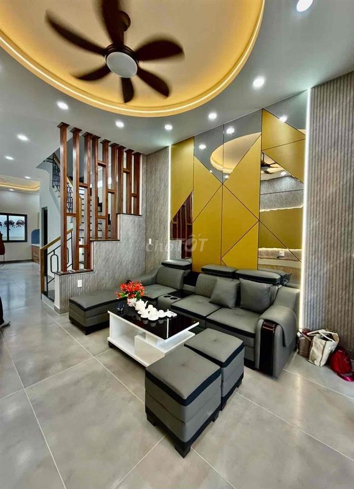 HẺM XE HƠI- NHÀ 3 TẦNG MỚI -  NGAY CHỢ HIỆP BÌNH. 5.5 tỷ. SHR. full NT