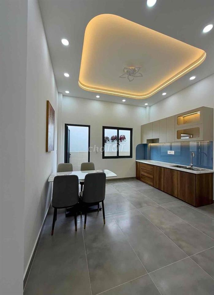 HẺM XE HƠI- NHÀ 3 TẦNG MỚI -  NGAY CHỢ HIỆP BÌNH. 5.5 tỷ. SHR. full NT