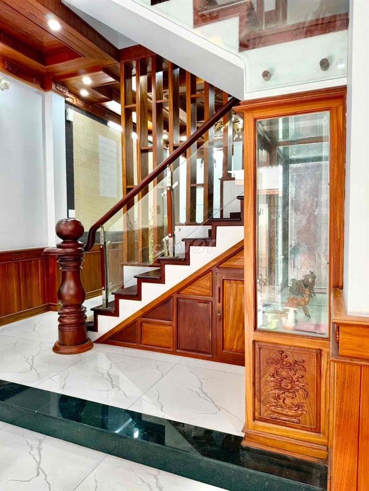7tỷ . HẺM XE HƠI. NHÀ 3 TẦNG. QL13. HIỆP BÌNH. SHR. hoan cong đủ