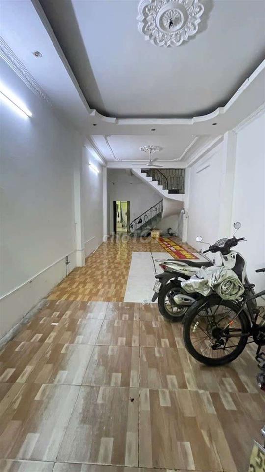 Cho thuê mặt tiền Bà Hom 4*20