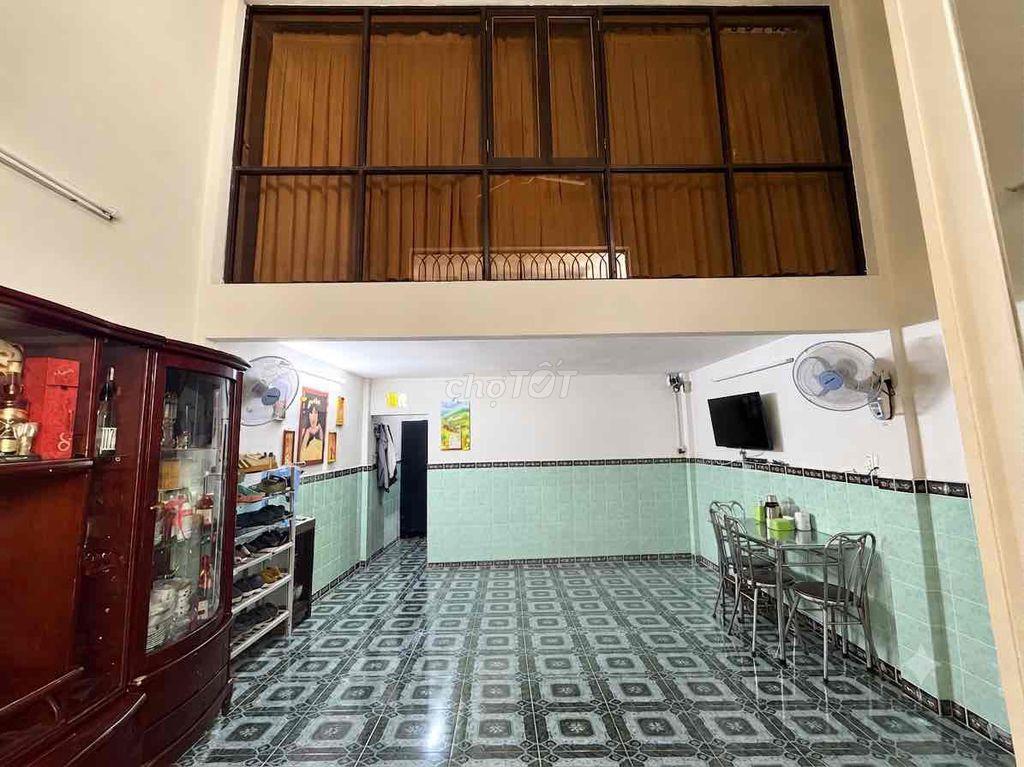 Cần Để Lại Căn nhà Tâm Huyết xưa giờ 30 năm Tại Quận 10 vì Kẹt Tiền