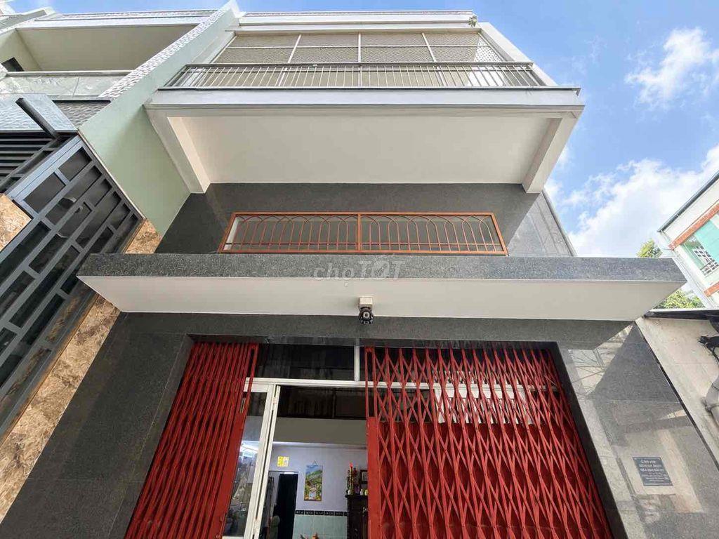 Cần Để Lại Căn nhà Tâm Huyết xưa giờ 30 năm Tại Quận 10 vì Kẹt Tiền