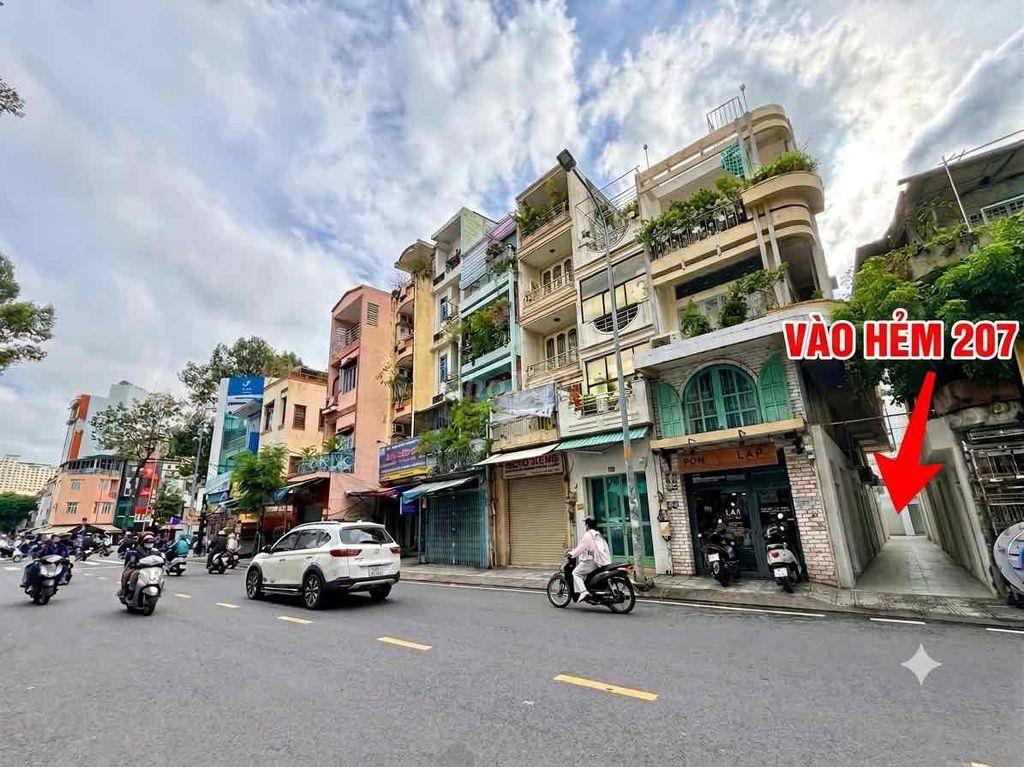 Cần Để Lại Căn nhà Tâm Huyết xưa giờ 30 năm Tại Quận 10 vì Kẹt Tiền