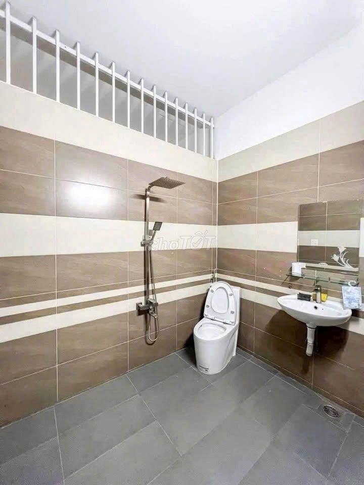 CẮT LỖ KHÔNG NGHĨ SUY! Nhà 4x8m Đất 6x12m Sân Rộng Thênh Thang
