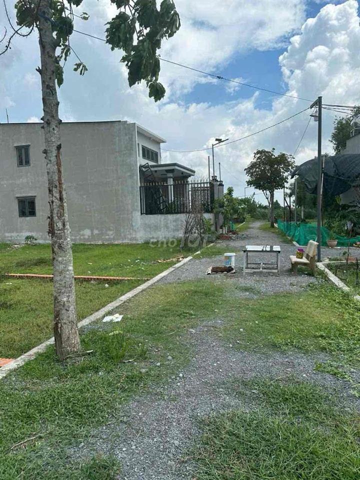 khu dan cu hien huu gan trường joc gan khu cong nghiệp
