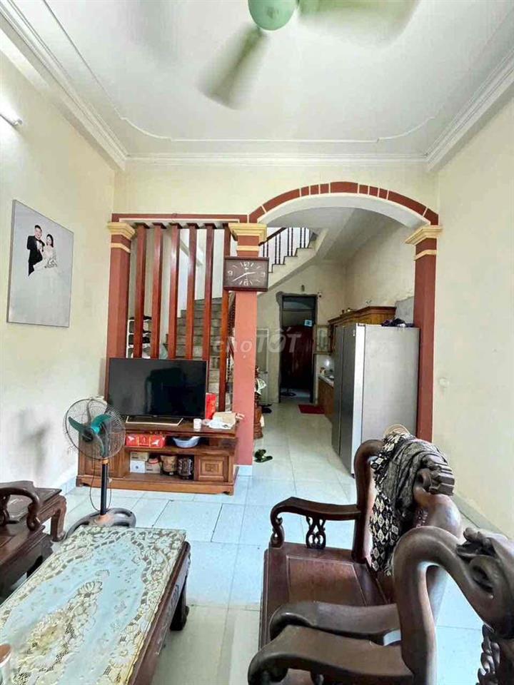 nhà 3 tầng đan Phượng gần thị trấn phùng