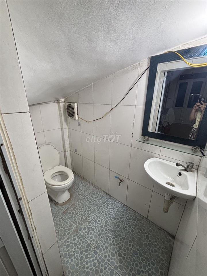 CHO THUÊ NHÀ 3 TẦNG – GẦN MẶT ĐƯỜNG LỚN – Ô TÔ ĐI LẠI THUẬN TIỆN