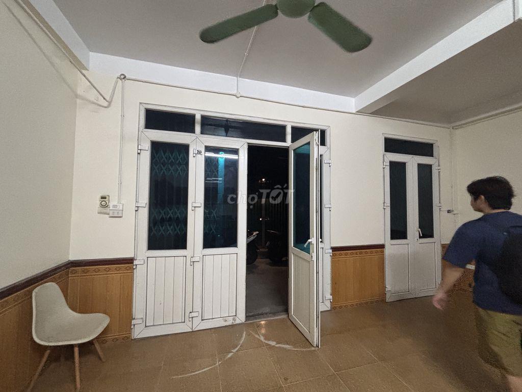 CHO THUÊ NHÀ 3 TẦNG – GẦN MẶT ĐƯỜNG LỚN – Ô TÔ ĐI LẠI THUẬN TIỆN