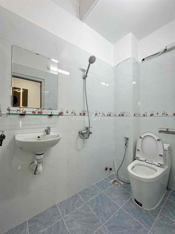 CĂN HỘ STUDIO STYLE TONE GỖ SANG TRỌNG – CỬA SỔ LỚN THOÁNG MÁT TẠI BẠC