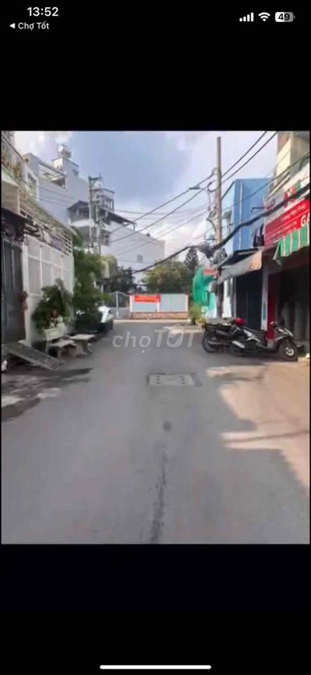 giáp Phú Lâm Q6 và khu Bình Phú  DT: 4m x 12,5m - DTCN: 45m² - Sàn: 91