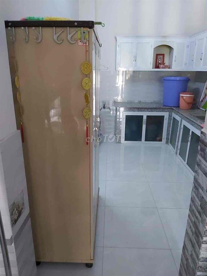 nhà mặt tiền đường 171, rộng rãi, 1 lầu
