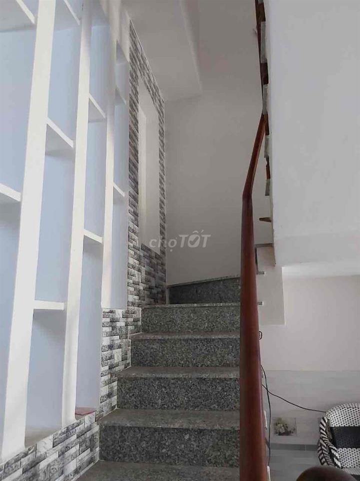 nhà mặt tiền đường 171, rộng rãi, 1 lầu