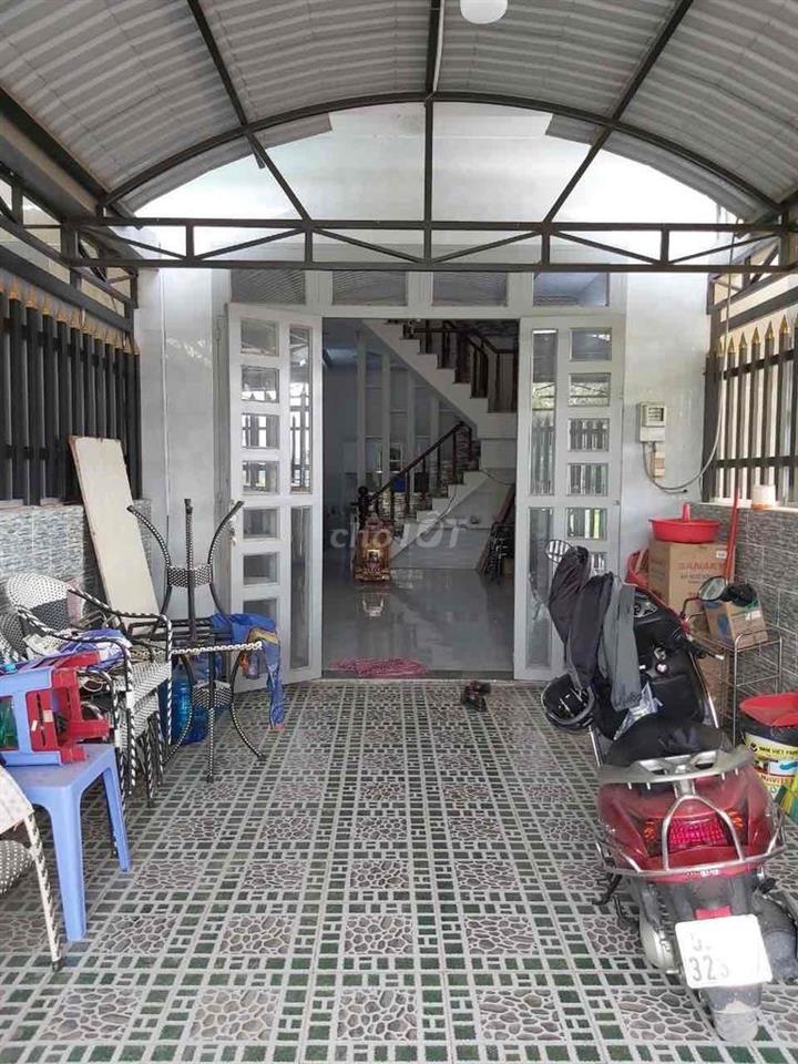 nhà mặt tiền đường 171, rộng rãi, 1 lầu