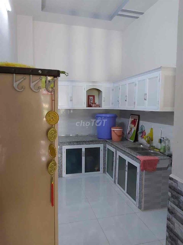 nhà mặt tiền đường 171, rộng rãi, 1 lầu