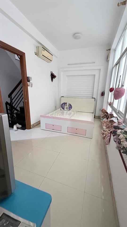 Nhà Ngợp Cần Bán Gấp