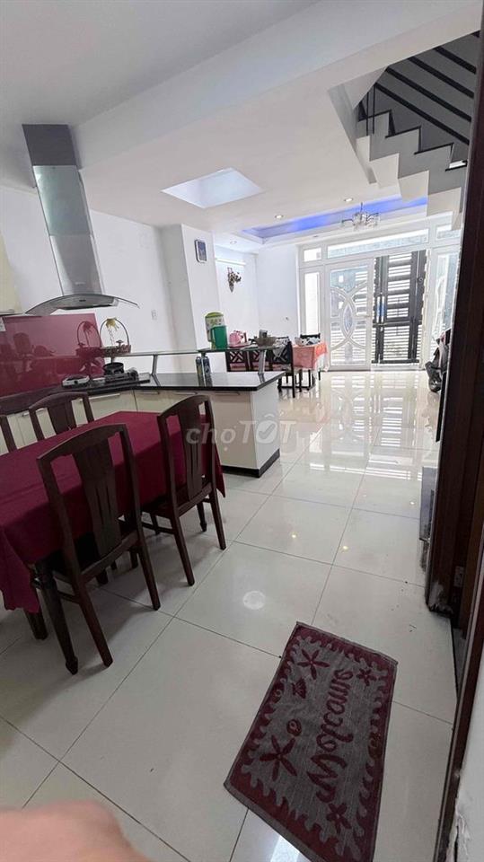 Nhà Ngợp Cần Bán Gấp
