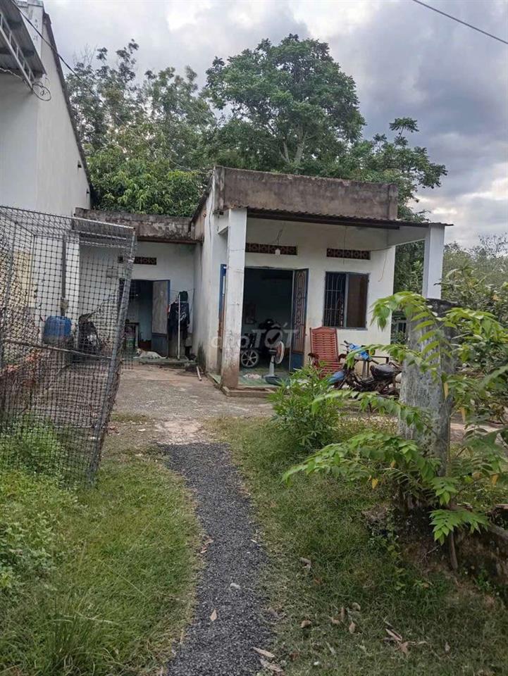 cần bán căn nhà cấp 4