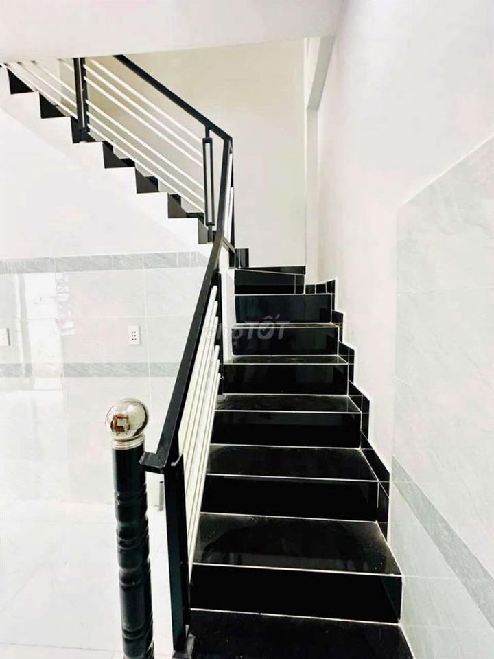 CHO THUÊ NHÀ 634 TỈNH LỘ 10 - 8.5TRIEU - 2PN - HẺM 3 GÁC