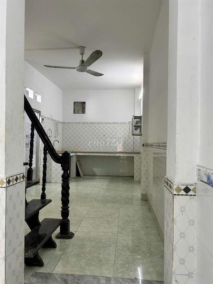 CHO THUÊ NHÀ 1 SẸC MÃ LÒ, 7 TRIỆU, 2PN, HẺM 6M CỤT, KO NGẬP