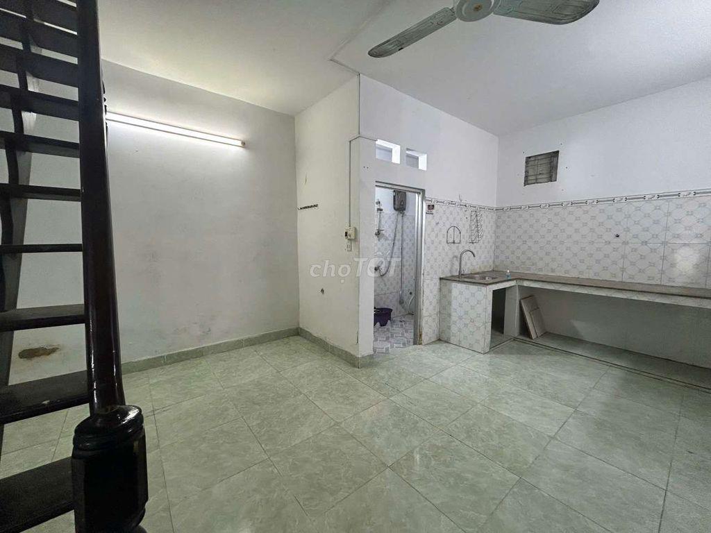 CHO THUÊ NHÀ 1 SẸC MÃ LÒ, 7 TRIỆU, 2PN, HẺM 6M CỤT, KO NGẬP