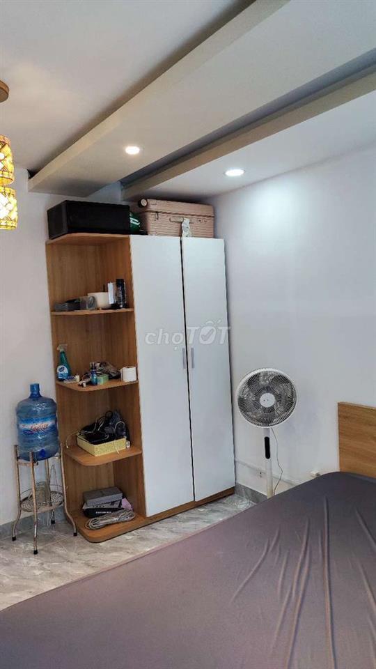 cần pass lại phòng studio full nội thất