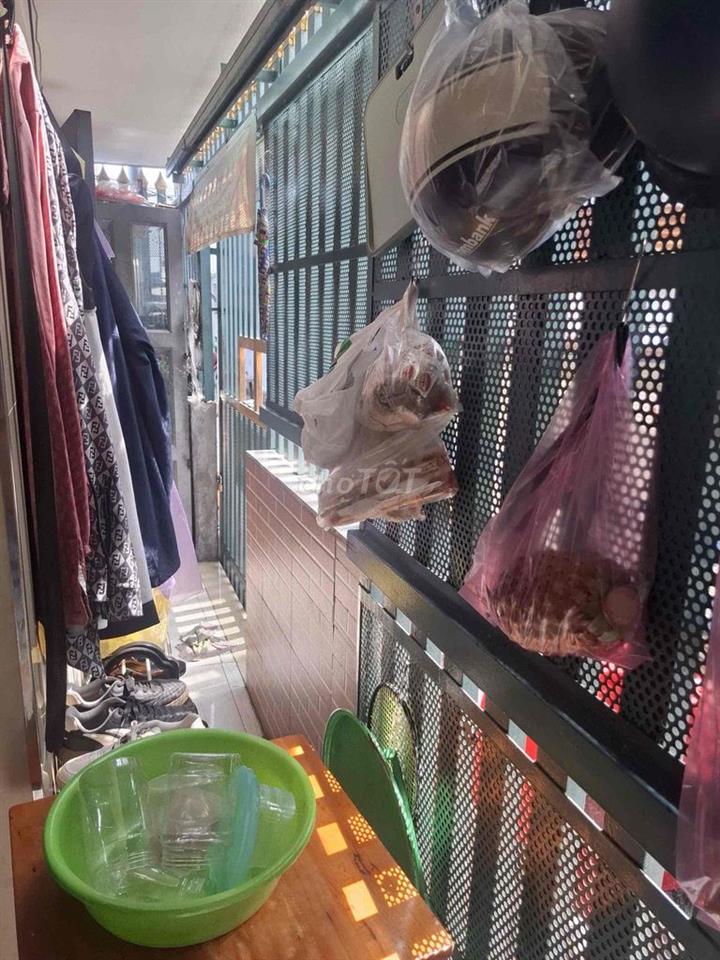Bán nhà gần sát đường Hậu Giang