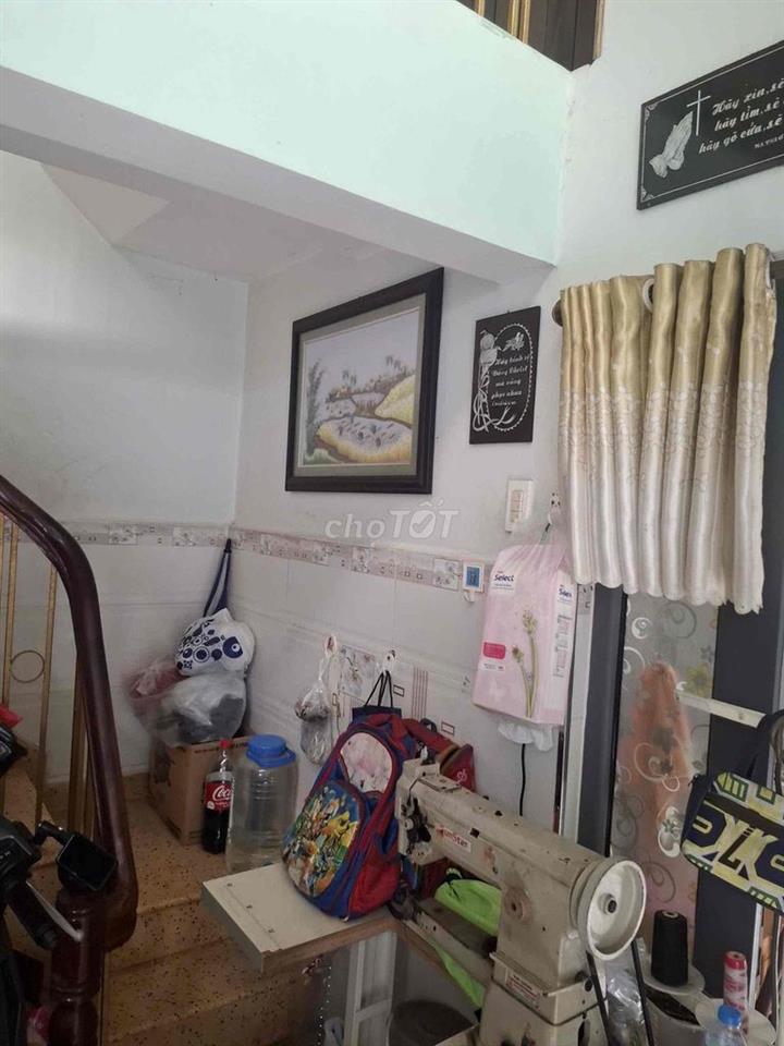 Bán nhà gần sát đường Hậu Giang